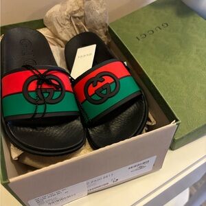 Kids Gucci slides